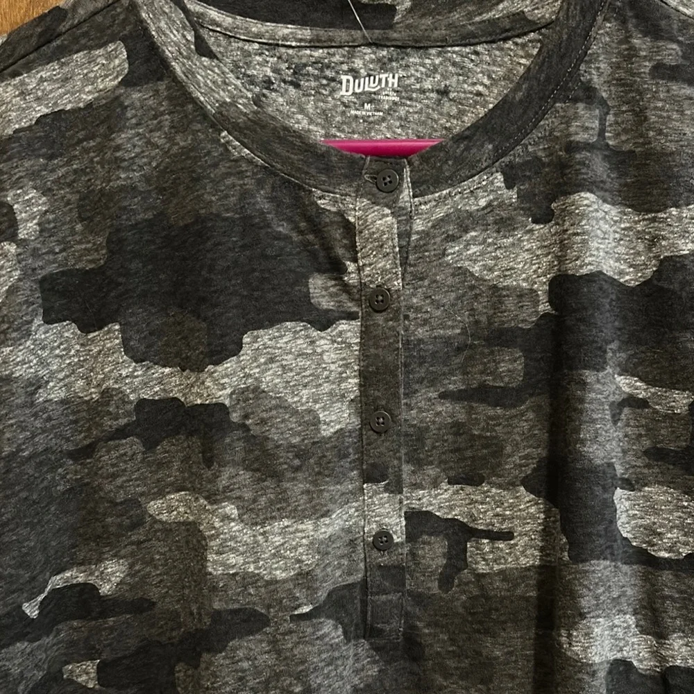 Duluth Trading Co Camo Short Sleeve Tee - Black and Gray - Picture 2 of 6